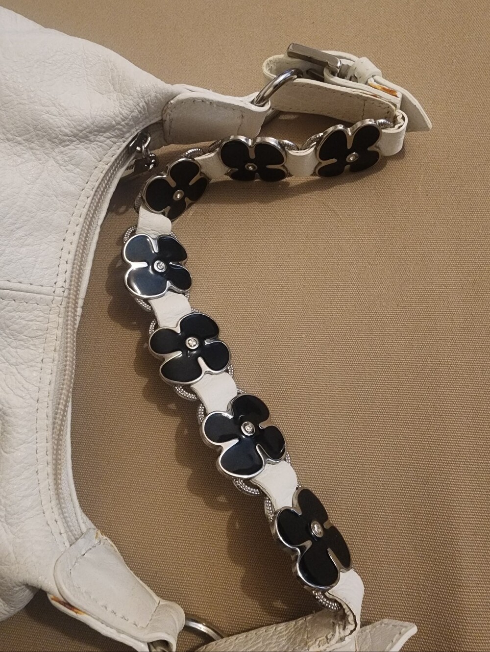 Berge White Leather Shoulder Bag with Floral Chain Strap, Made In Italy